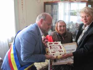 Primarul Aurel Olărean, la centenarul Octaviei Botezat