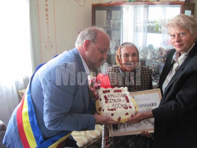 Primarul Aurel Olărean, la centenarul Octaviei Botezat