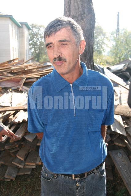 Viorel Costiuc, unul dintre muncitorii care nu şi-a primit banii după ce a lucrat la Şcoala Zamostea