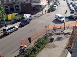 Lucrările de amenajare a unui nou sens giratoriu în centrul Sucevei au început de ieri