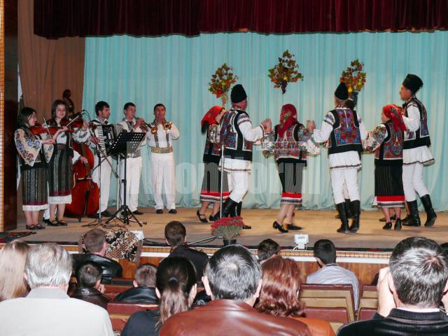 Ansamblul „Poieniţa”, în spectacol la Voloca