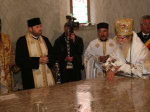 Primarul Sucevei, Ion Lungu, a participat la slujba de sfinţire a Bisericii Sfânta Cruce