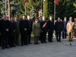 Ceremonialul militar şi religios care a marcat Ziua Armatei Române a avut loc în Piaţa Tricolorului