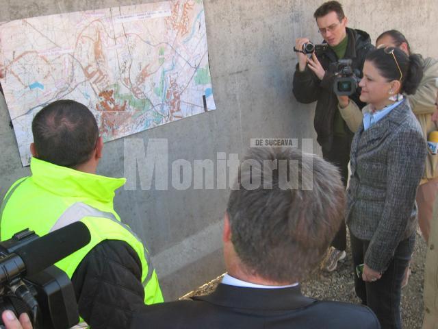 Anca Boagiu a inspectat ieri lucrările de construcţie a variantei de ocolire a municipiului reşedinţă de judeţ