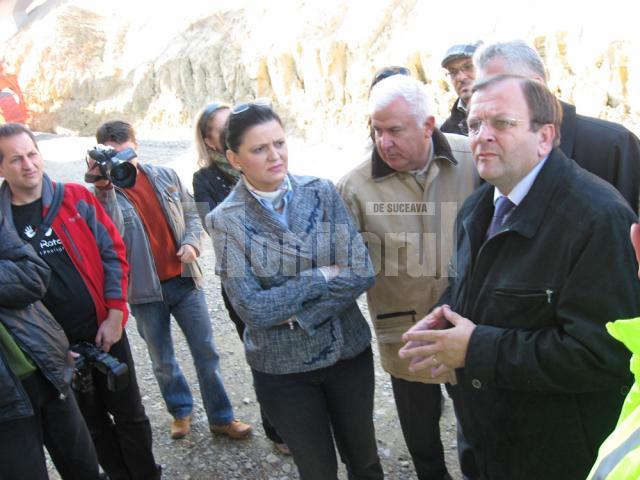 Anca Boagiu a inspectat ieri lucrările de construcţie a variantei de ocolire a municipiului reşedinţă de judeţ