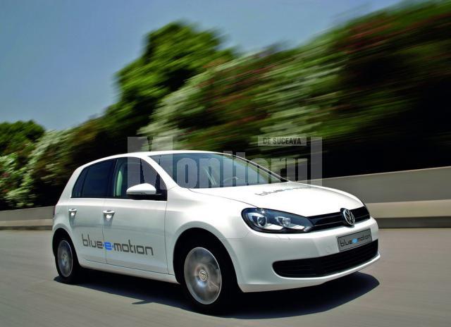 Volkswagen Golf blue e-motion