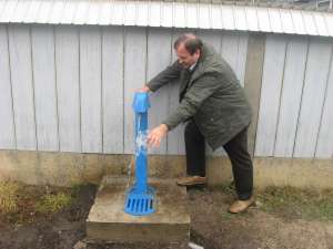 Gheorghe Flutur a testat calitatea apei potabile la Baia