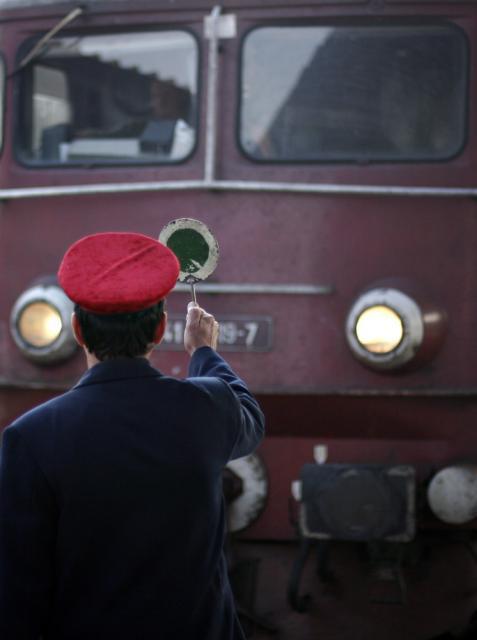 În 2009, trenurile intercity dintre Suceava şi Bucureşti Nord au fost suspendate de două ori. Foto: Andrei PUNGOVSCHI