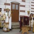 ÎPS Pimen, Arhiepiscopul Sucevei şi Rădăuţilor şi ÎPS Teodosie, Arhiepiscopul Tomisului la sfinţirea bisericii din Cajvana