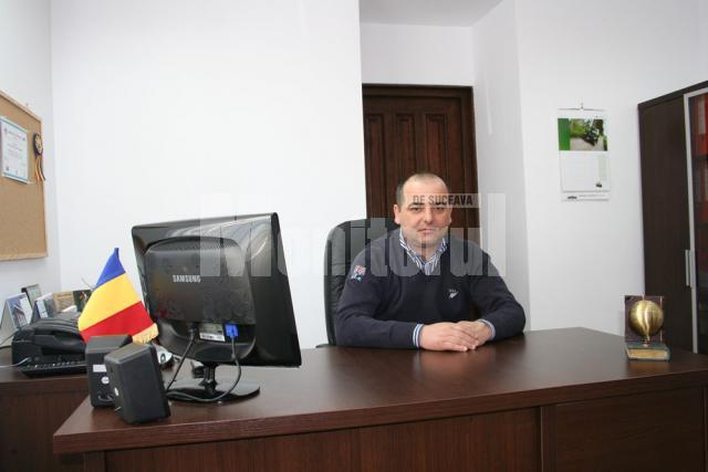 Dan Chidoveţ, primarul comunei Dărmăneşti