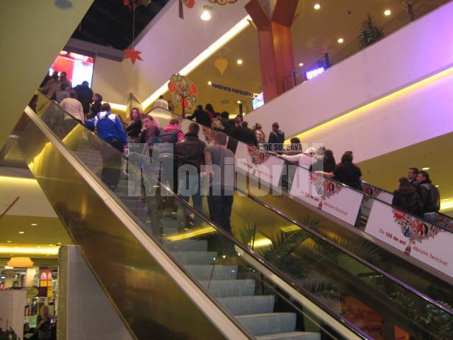 Etajul Iulius Mall a fost la mare căutare, pentru zona de mâncare şi spectacolele oferite