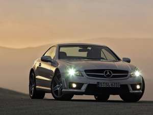 Mercedes-Benz modifică discret luxosul CL 63 AMG