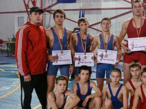 Luptătorii suceveni pregătiţi de antrenorii Andrei Bolohan şi Daniel Ciubotaru au avut o comportare foarte bună la turneul internaţional de la Satu Mare