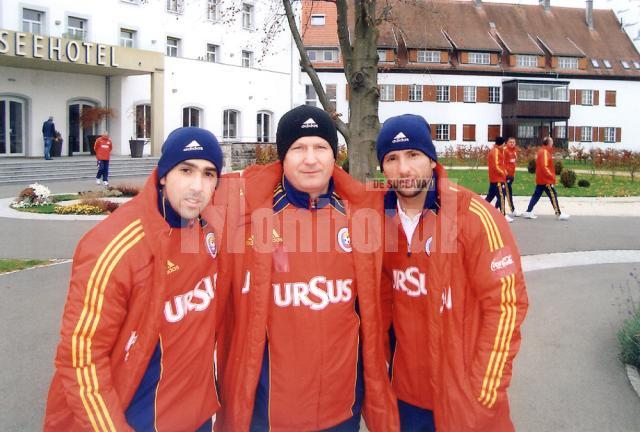 Împreună cu Dacian Varga şi Răzvan Raţ in Austria, înaintea meciului amical cu Grecia