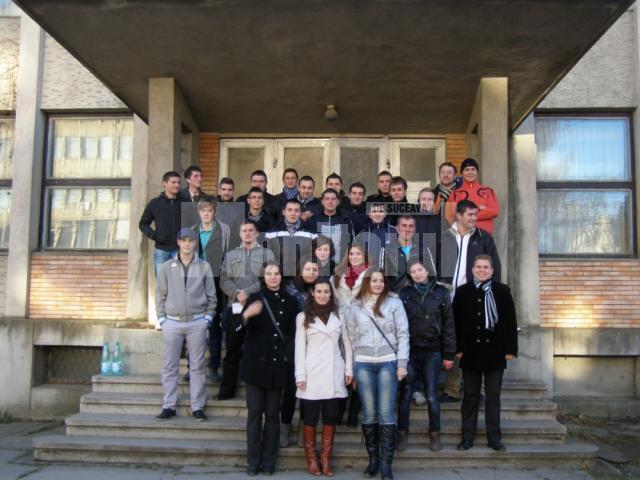 Tinerii PD-L din municipiul Suceava au donat sânge pentru a ajuta bătrânii din azilul de la Bogdăneşti