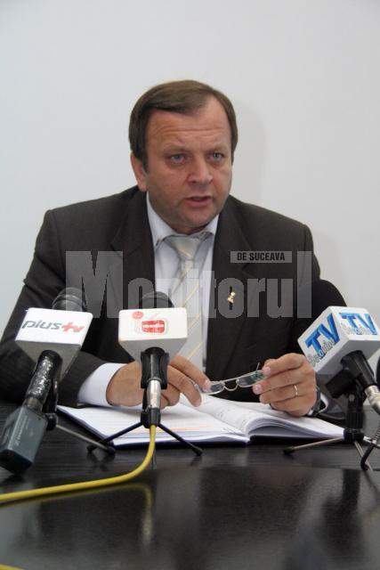 Gheorghe Flutur a declarat, ieri, că o sumă de peste 30 de milioane de euro va ajunge în anul 2012 în judeţ pentru lucrări de infrastructură rutieră