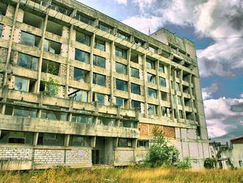 Udrea vrea să naţionalizeze hotelurile din staţiunea Vidra