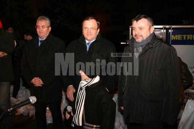 Ion Lungu, Gheorghe Flutur şi Ioan Bălan au oferit copiilor cadouri