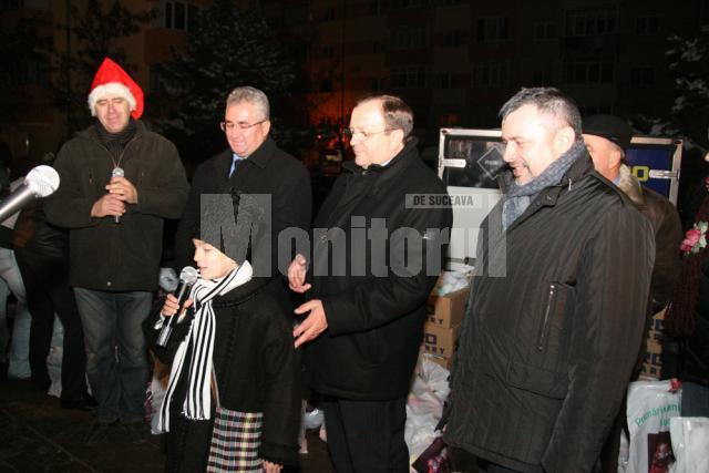 Flutur, Lungu şi Bălan l-au ajutat pe Moş Crăciun să vină cu daruri la copiii din Burdujeni