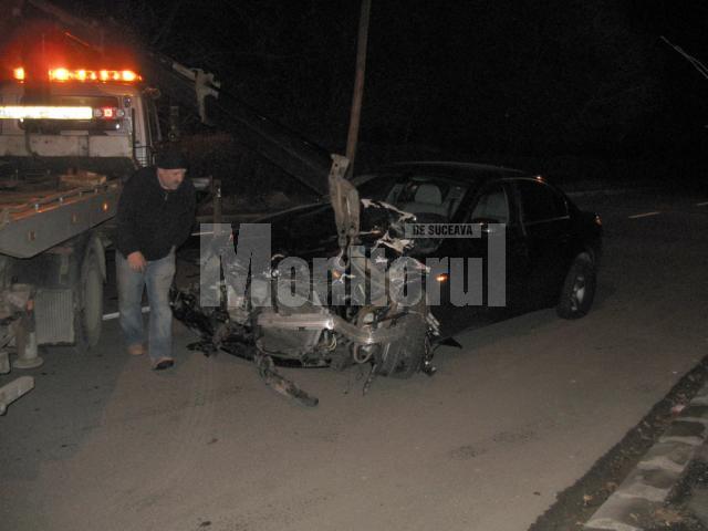 Autoturismul BMW implicat în accident îi aparţine unui anume Cristi Jitariu, din municipiul Suceava