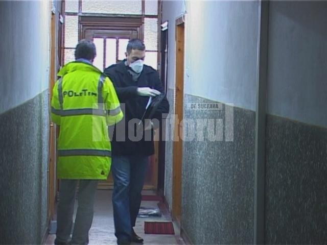 La faţa locului au ajuns criminaliştii şi judiciariştii de la Biroul de Investigaţii Criminale al Poliţiei municipiului Suceava