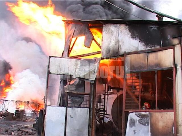 Incendiu de mari proporţii la depozitul de cauciucuri de la Slobozia-Grăniceşti