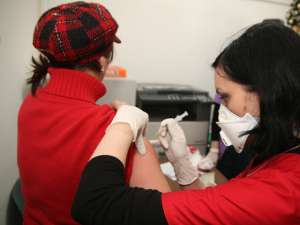 Vaccinarea antigripală a fost oprită din cauza unor suspiciuni privind calitatea vaccinului românesc