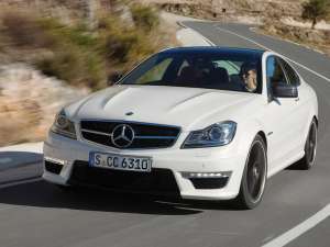 Mercedes crește performanțele lui C 63 Coupe AMG