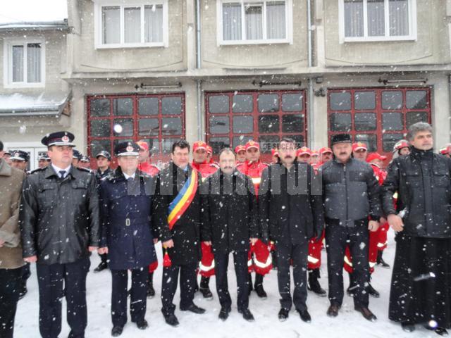La Câmpulung Moldovenesc a fost inaugurată, în cursul zilei de ieri, o nouă unitate SMURD, care va funcţiona în cadrul Detaşamentului de Pompieri din acest municipiu