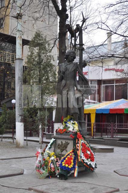 Monumentul lui Mihai Eminescu din Cernăuţi