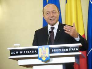 Băsescu: Nu iau în considerare soluţia demisiei decât dacă va fi evident că aceasta e soluţia
