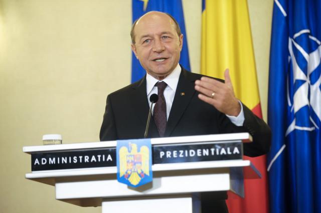 Băsescu: Nu iau în considerare soluţia demisiei decât dacă va fi evident că aceasta e soluţia