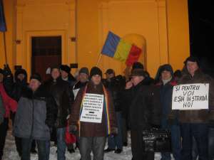 Demisia Guvernului Boc a înteţit protestele de la Suceava