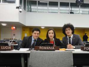 Bogdan Baciu şi delegaţii de tineret ai României la ONU