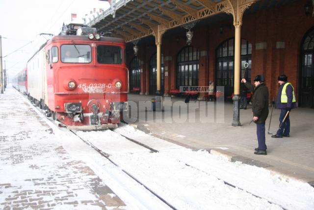 Trenul interregio 1753 a plecat la timp, ieri la amiază, spre Bucureşti