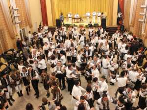 Sute de persoane au participat la Balul Gospodarilor din Botoşana