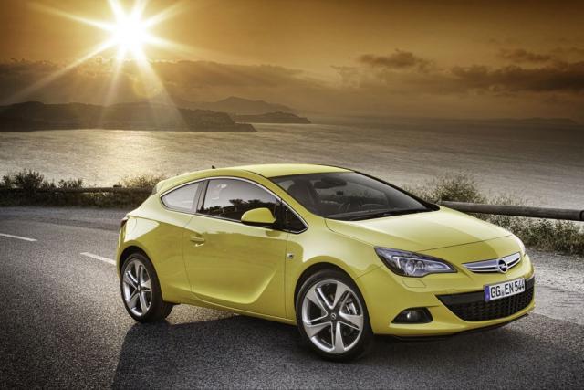 Opel Astra GTC, inovație în slujba performanței, este disponibil în România