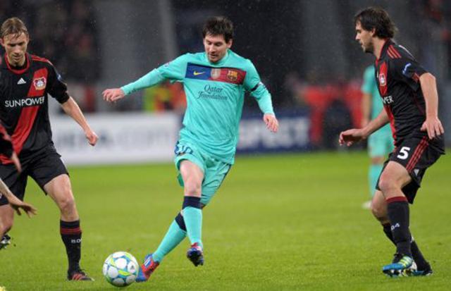 Jucătorii lui Leverkusen s-au înghesuit pentru a prinde tricoul lui Messi