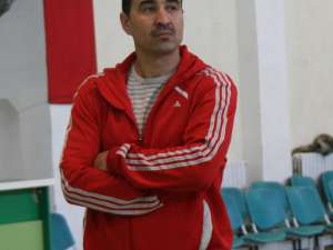 Leonard Bibirig speră ca după meciul de la Bucureşti echipa pe care o antrenează să mai adune două puncte în clasament