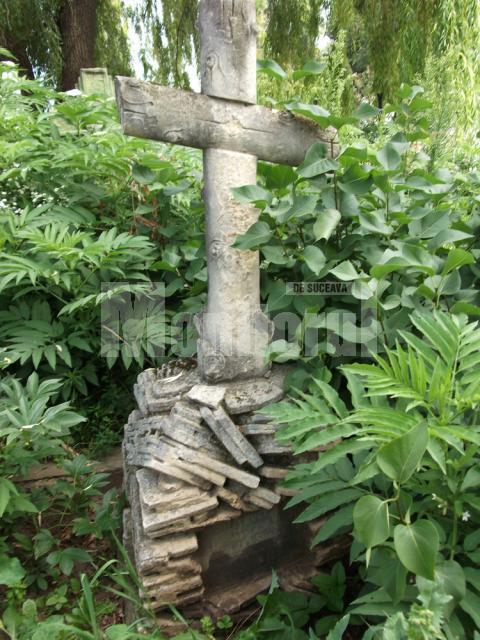 Monument funerar german din cimitirul de la Iţcani