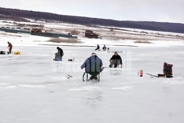 Peste 40 de pescari la copcă, la concursul de pe iazul Lipoveni