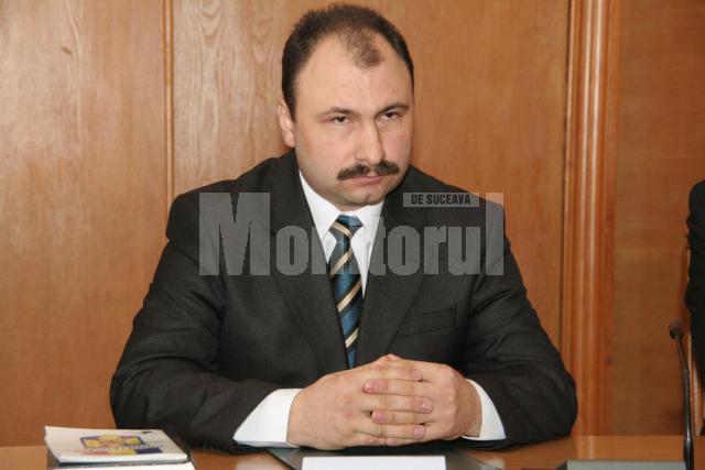 Prefectul Sorin Arcadie Popescu a prezentat raportul privind starea economică şi socială a judeţului