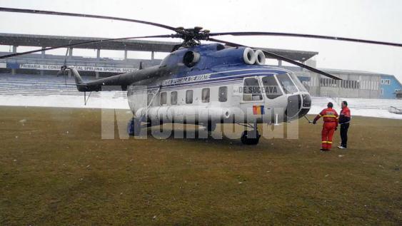 Un elicopter al Unităţii Speciale de Aviaţie a preluat bebeluşul de pe stadionul şi l-a transportat la Bucureşti