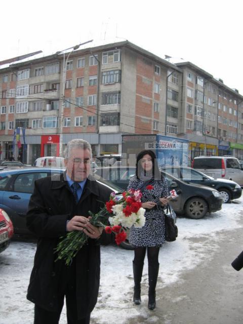 Primarul Sucevei va împărţi pe stradă o mie de flori doamnelor şi domnişoarelor