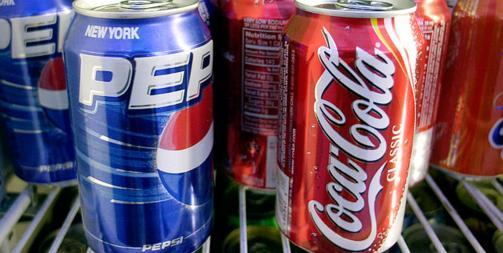 Coca-Cola şi Pepsi îşi schimbă reţetele pentru a evita un avertisment legat de cancer pe etichetă