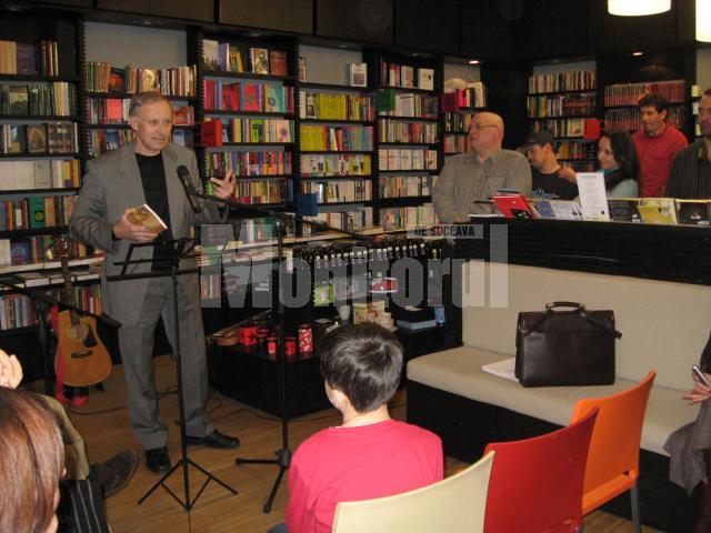 Lansare de carte la Librăria Cărtureşti