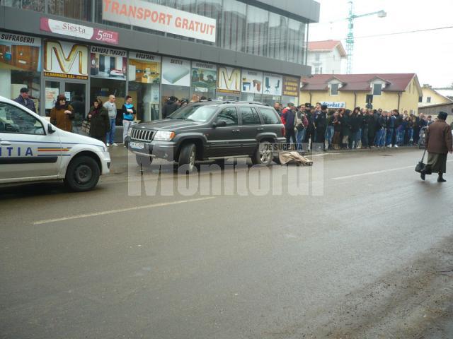 Târâtă sub roţile maşinii de teren, femeia nu a avut nici o şansă de supravieţuire