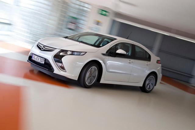 Opel Ampera are priză la publicul european