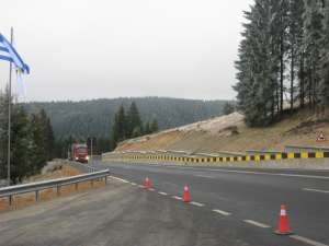 Hoţii au furat 4 km de metal din parapetul de protecţie al drumului european Suceava - Vatra Dornei
