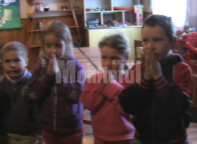 Copiii s-au rugat Domnului să-i ferească de răul care îi înconjoară